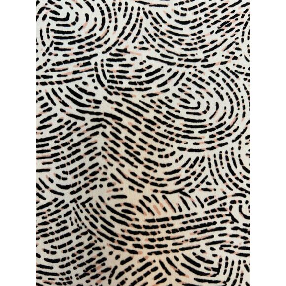 Ivanka Trump Short Sleeve Black and White Patterned Blouse Size XL - Picture 5 of 9